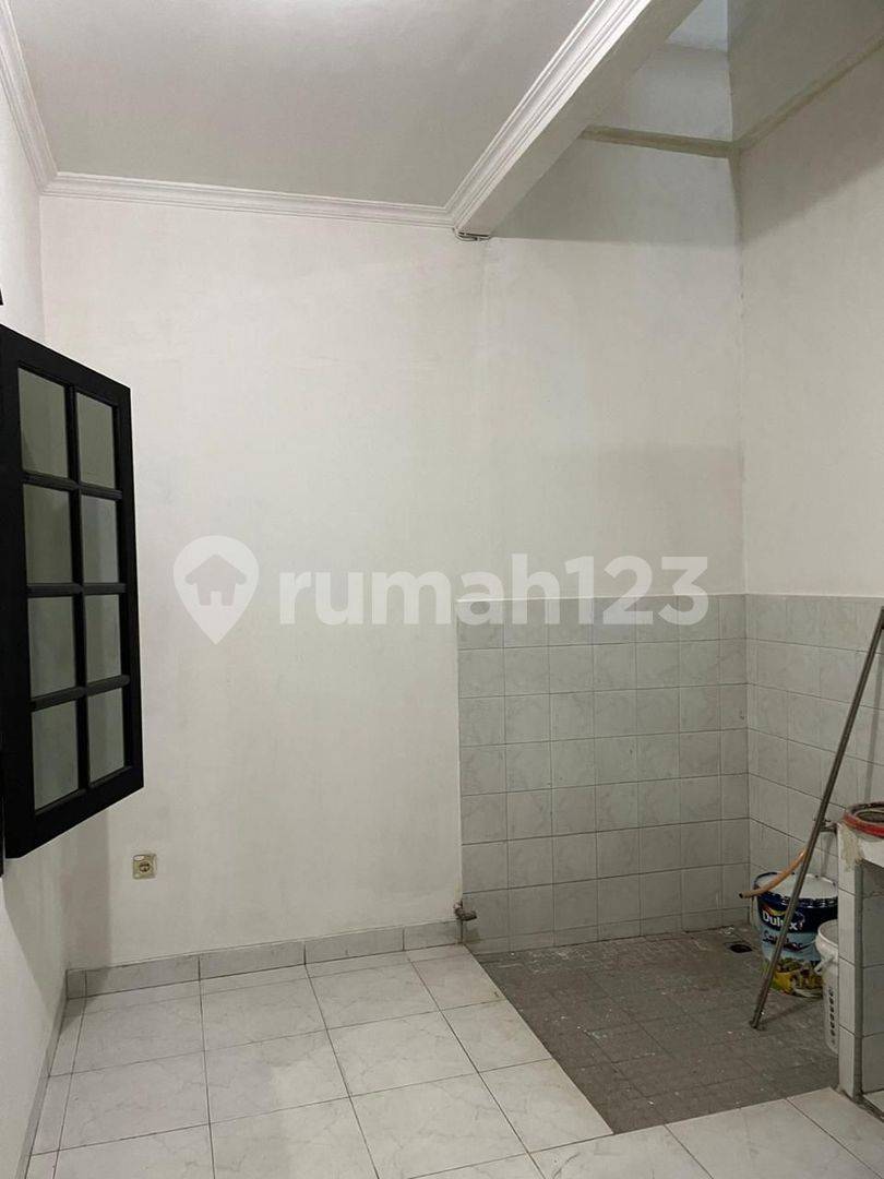 Муара Каранг үйі - 4+1 жұмақ, оңтүстік жақ, кең көше