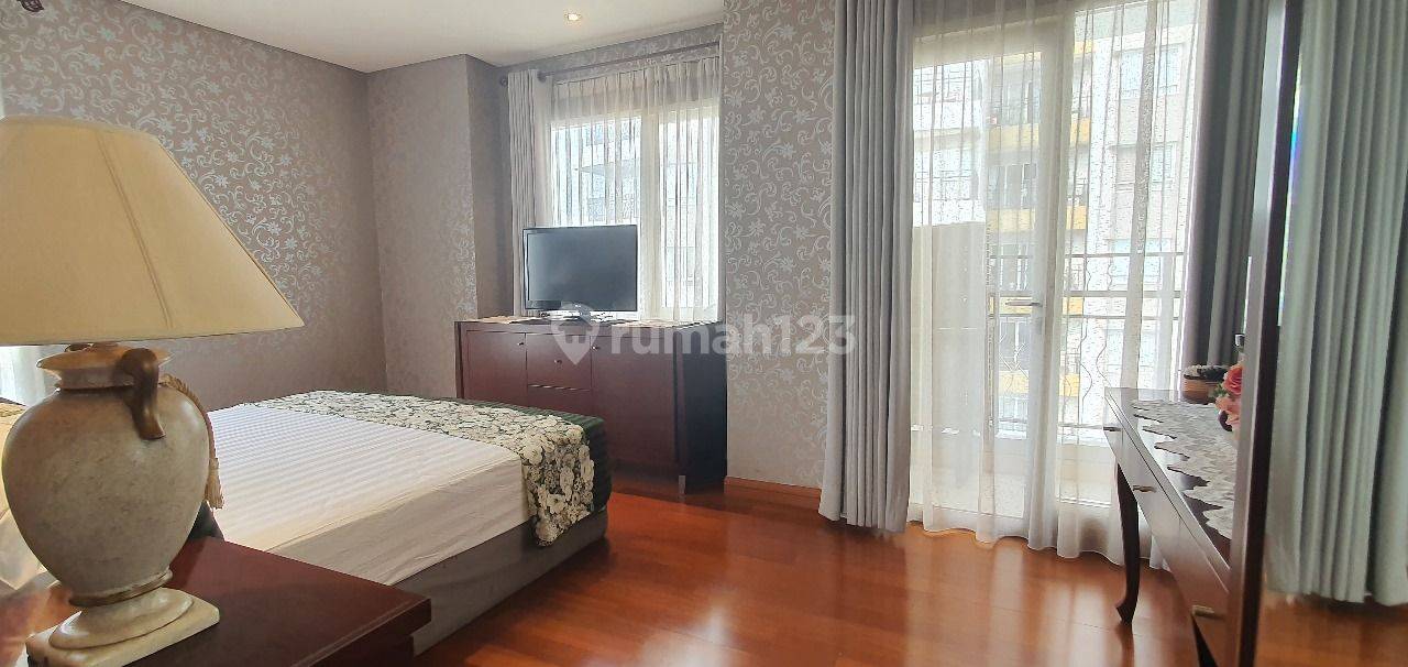 Полностью меблированная квартира в жилом комплексе Permata Hijau Residence, Южная Джакарта