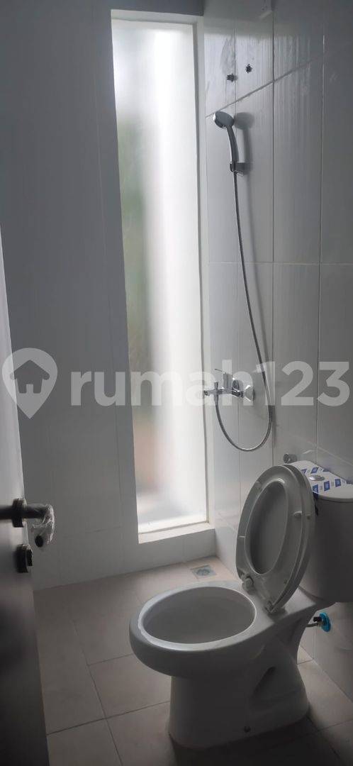 3-Story House in JGC Area with 3 Bedrooms