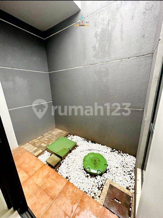 Жабдықталған 2 бөлмелі үй Bintaro жақын маңындағы ыңғайлылықтар