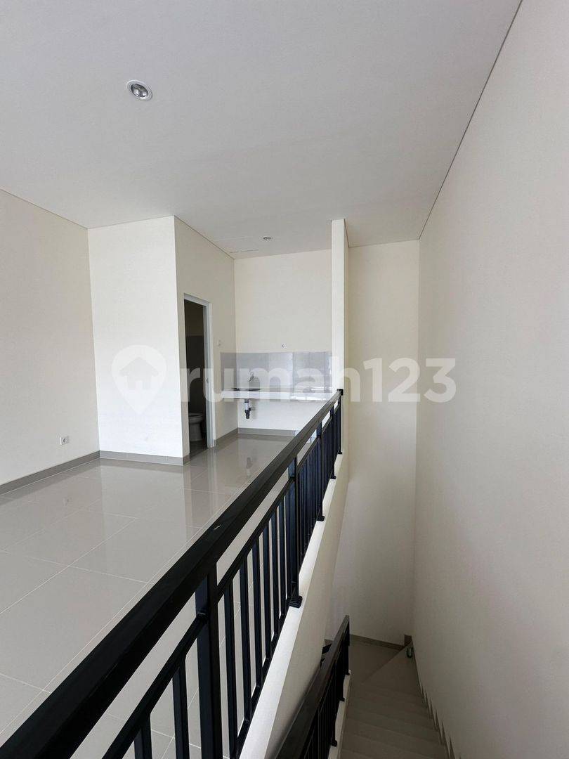Ruko Hampton Avenue @ Manhattan District: 2-Story Commercial Space