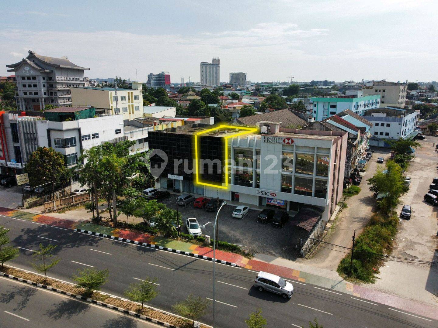 3.5 Story Commercial Building near HSBC - Raden Patah Nagoya