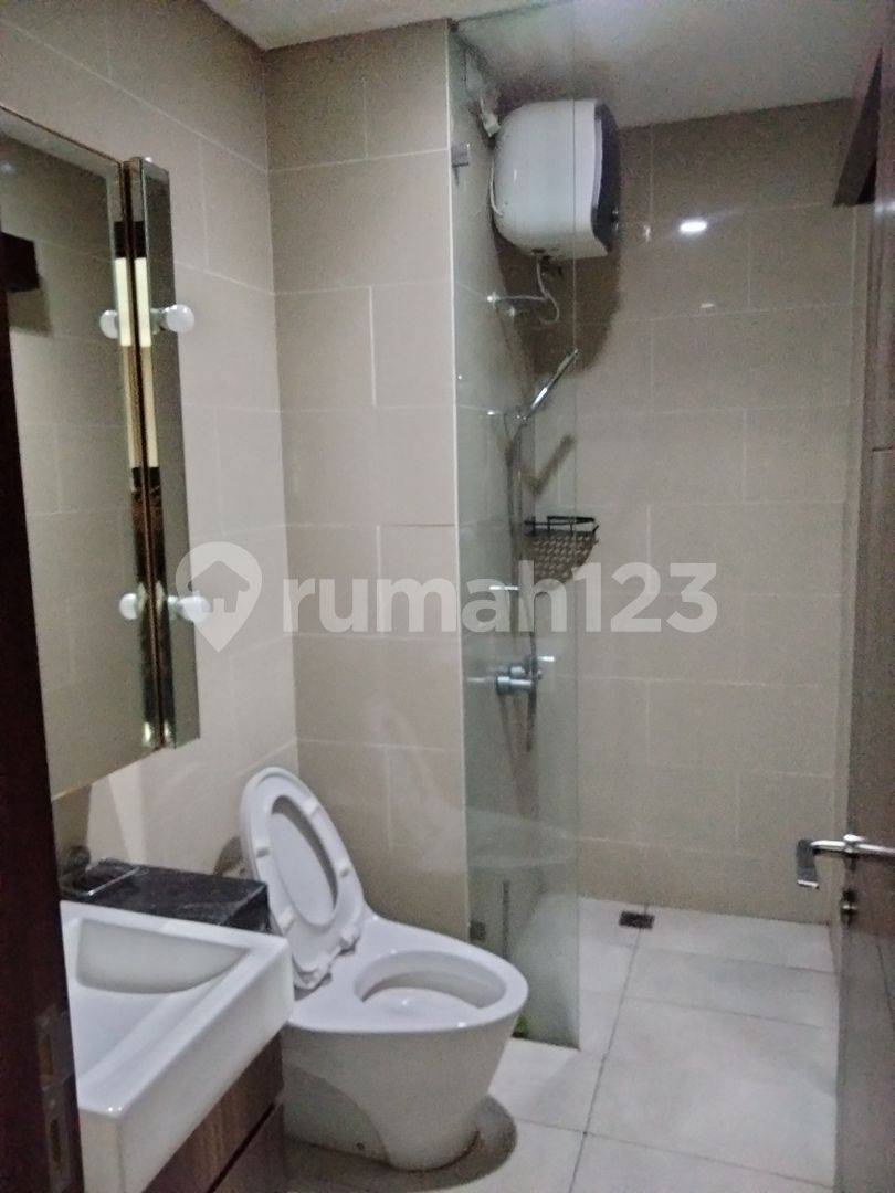2-х комнатная квартира в Permata Hijau Suites, с мебелью, 19 этаж