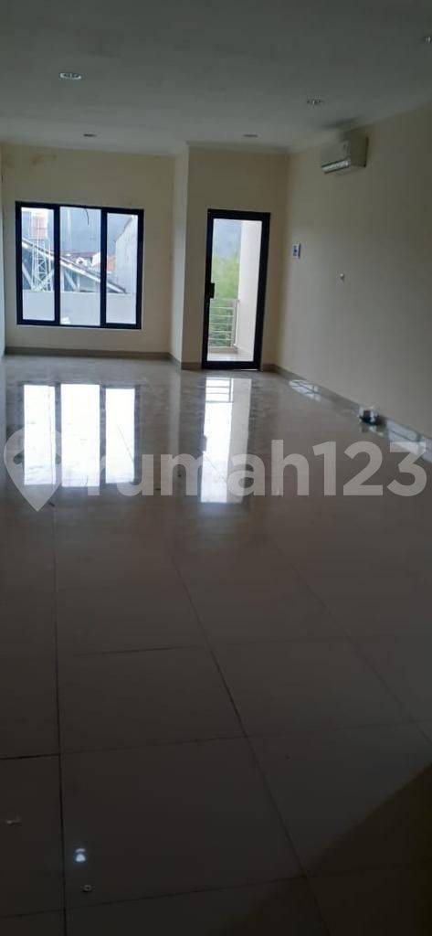 3.5-Story Commercial Building/Office Space near Bakmi Asoei Tanjung Duren