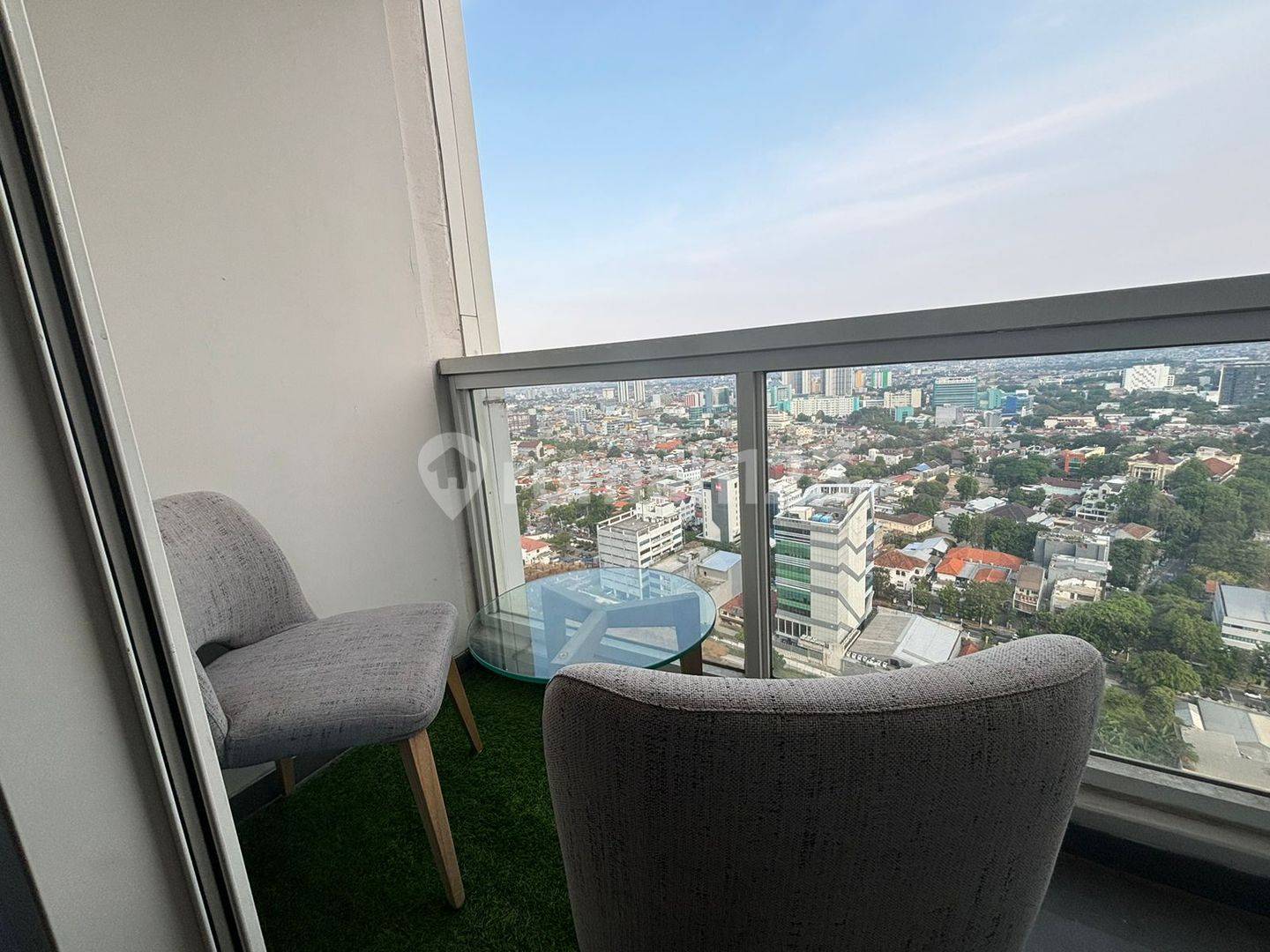 Menteng Park 2 Bedroom Apartment with Private Lift