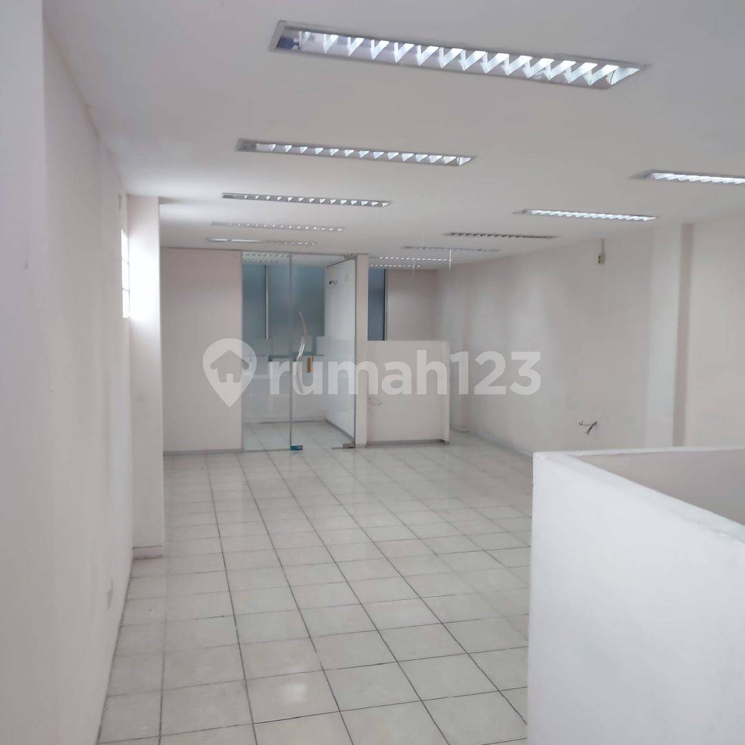 Commercial Property in Central Semarang - 3-Story Shophouse