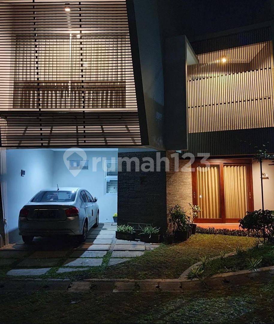Cigadung Raya Barat House - Suitable for Residence or Office