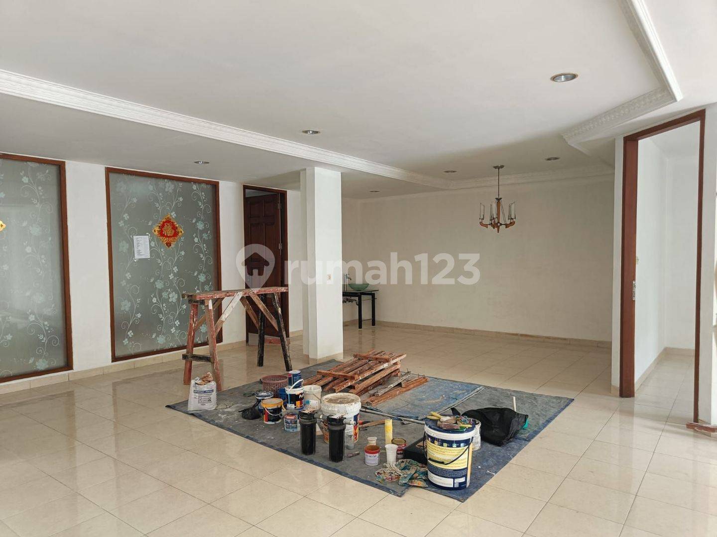 Жабдықталмаған Pluit Timur Residence пәтері, оңтүстік жағы, таза