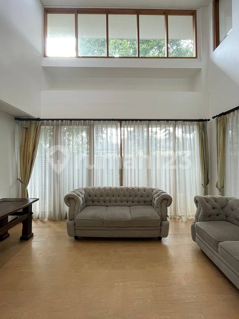 Kemang House in South Jakarta - Spacious 4-Bedroom Property