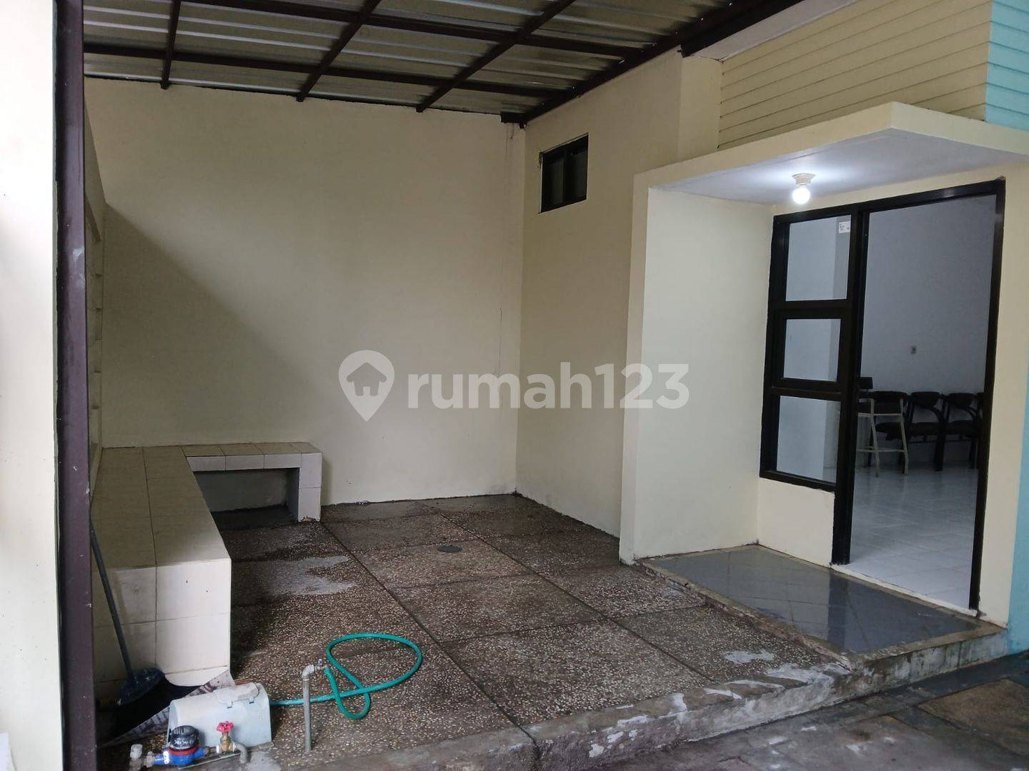 Ready to occupy house in Taman Kopo Ketapang complex