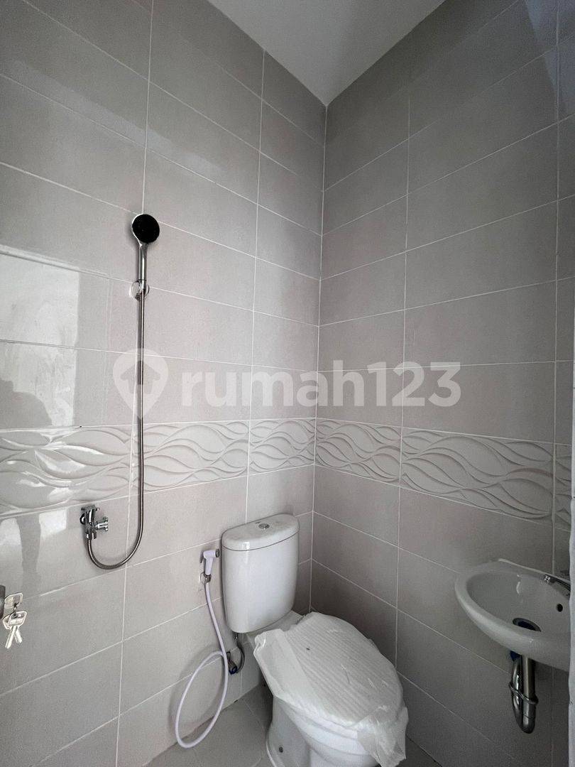 Comfortable 1-Story House Near Culinary Center, Close to Gading Serpong