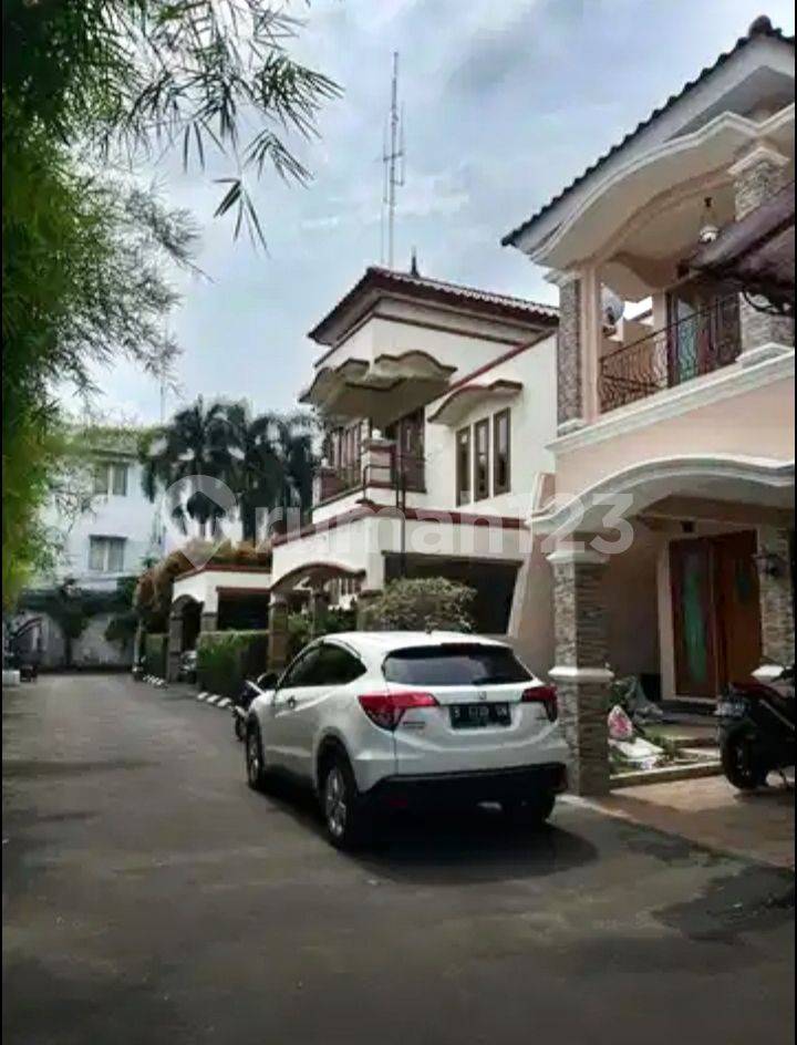 2-Story Semi-Furnished House in Ragunan, Close to Busway Station