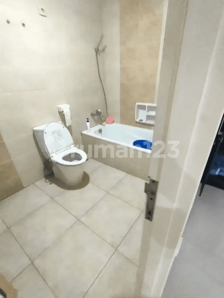 4 жұмақты Puri Mansion 3 қабатты үй