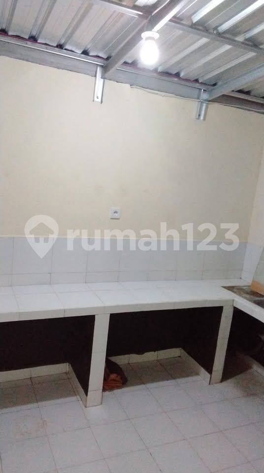 1 Are Rental Property Near Canggu with Parking and Basic Amenities