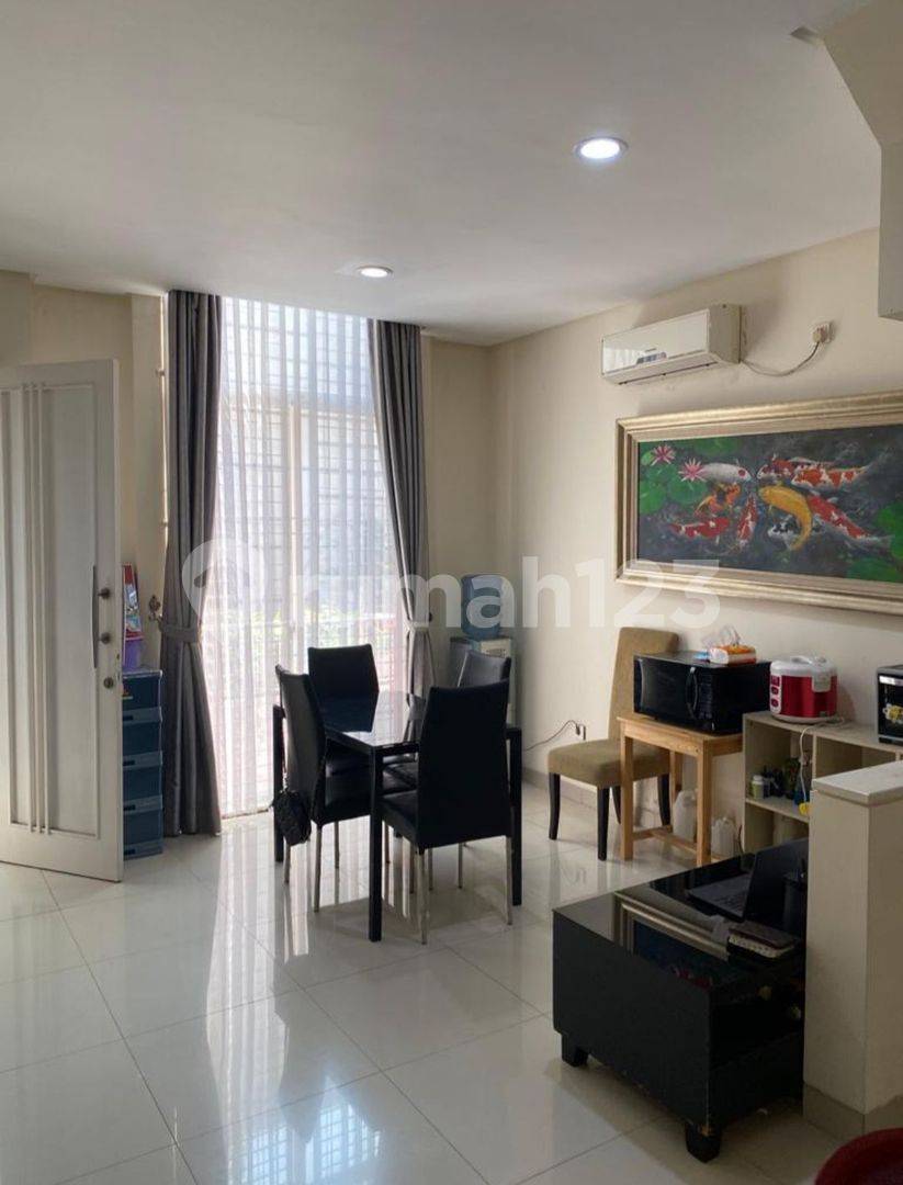 Long Beach PIK 1 - 3 Story House with 3+1 Bedrooms