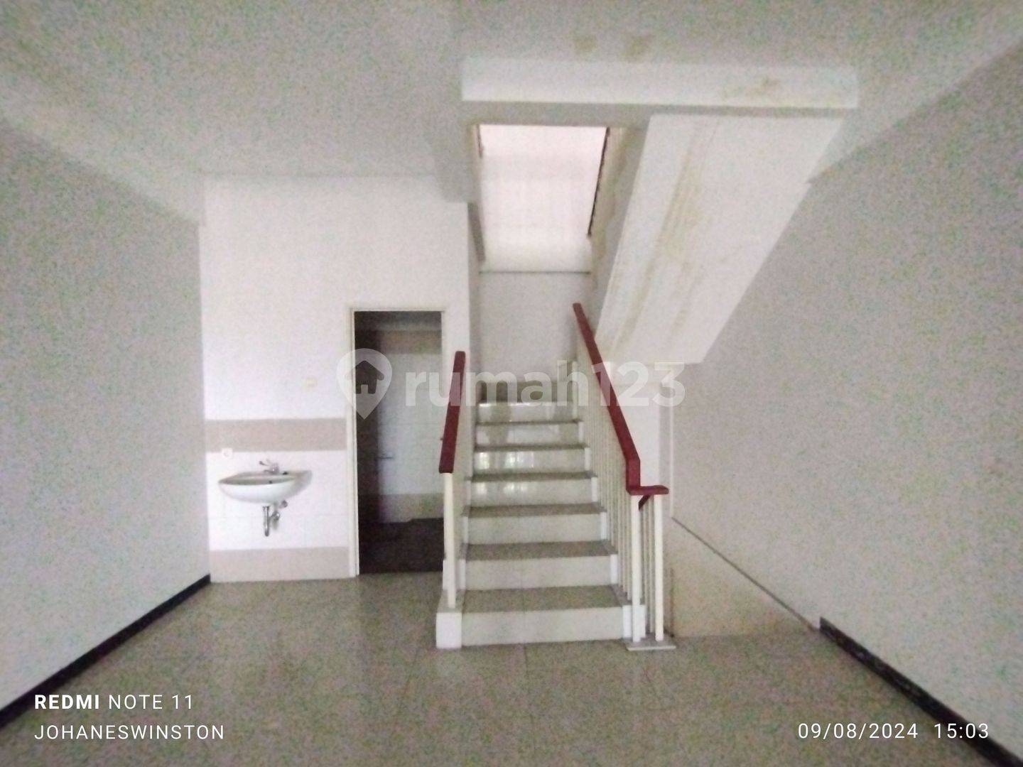 4-Story Commercial Shophouse for Rent in Rungkut Industrial Area