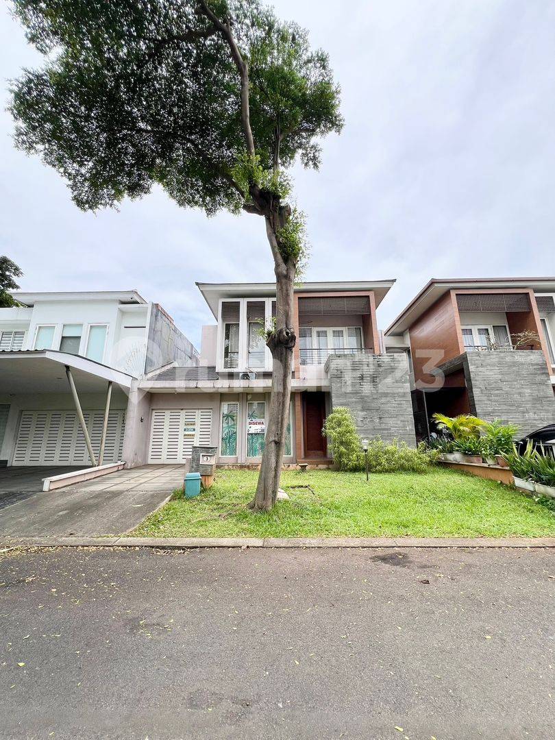 Luxury Villa in Premium Alam Sutera Location