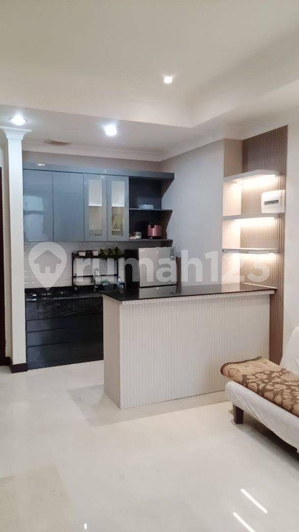 2-х комнатная квартира в Permata Hijau Suites, полностью меблирована