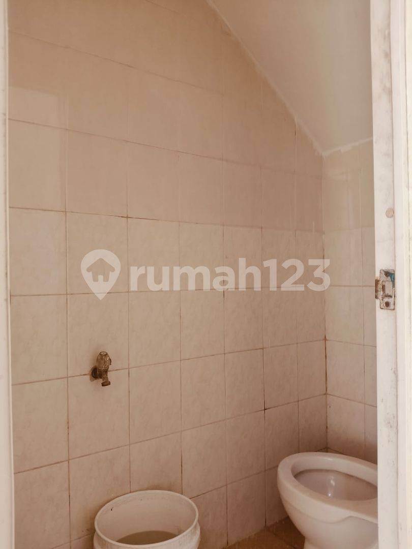 2 қабатты үй, 4x12.5м, 2 жұмақ, солтүстік-батысқа бағытталған