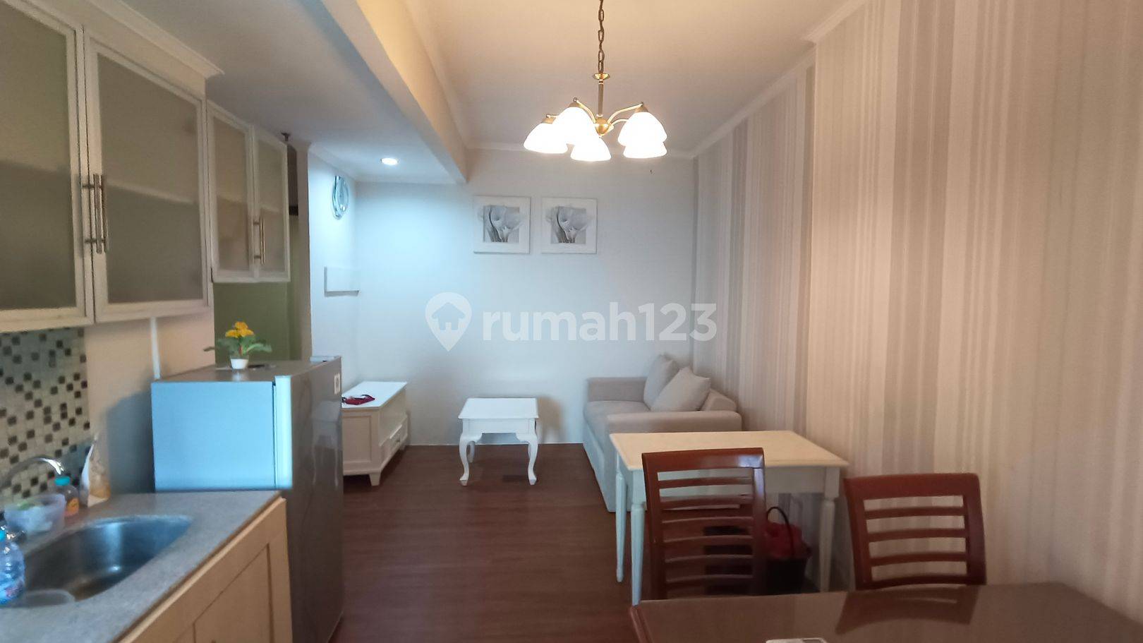 Sudirman Park пәтері - 2 бөлмелі жиһазбен жабдықталған, бизнес ауданына жақын