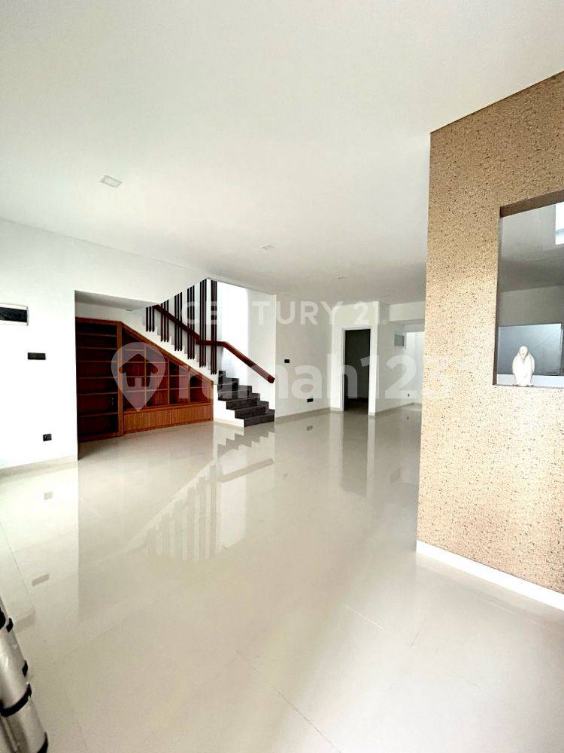 Modern 4-Bedroom House with Garden in Gading Serpong