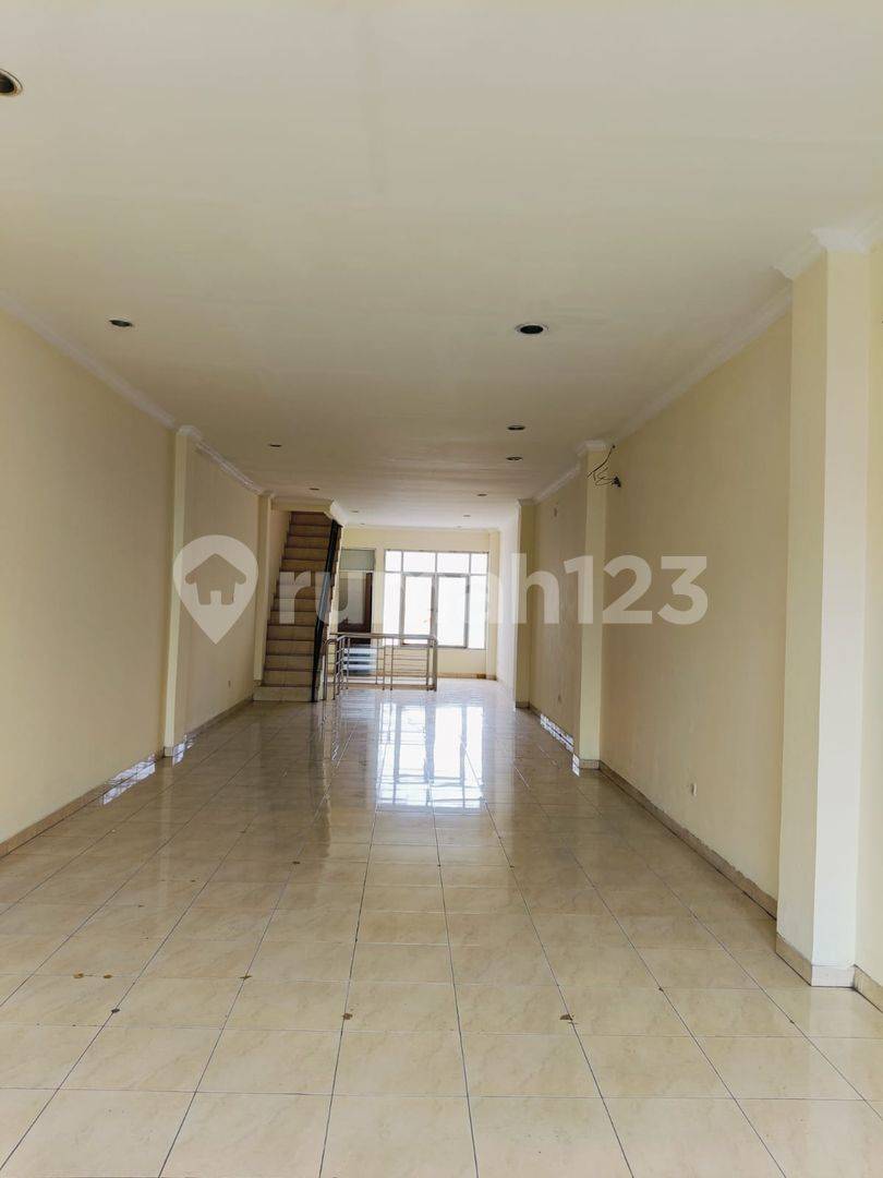3-Story Commercial Building with Spacious Parking