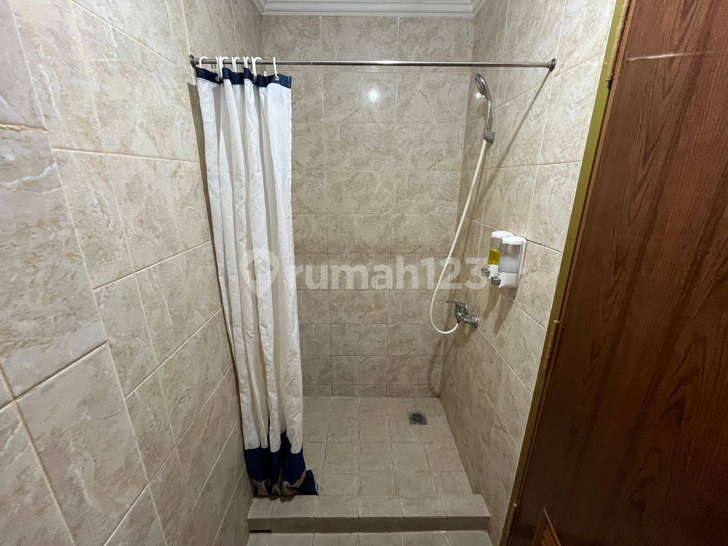 Studio Apartment with Modern Amenities