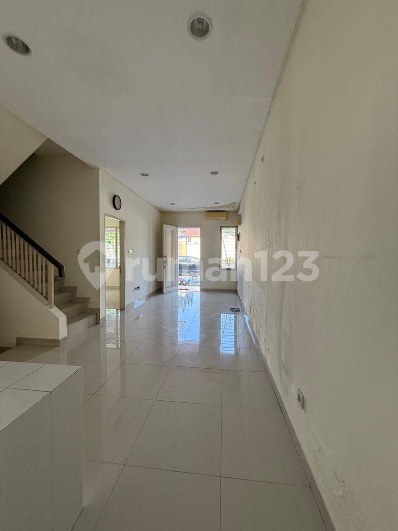 For Rent 5-Bedroom House In Residence One Very Cheap