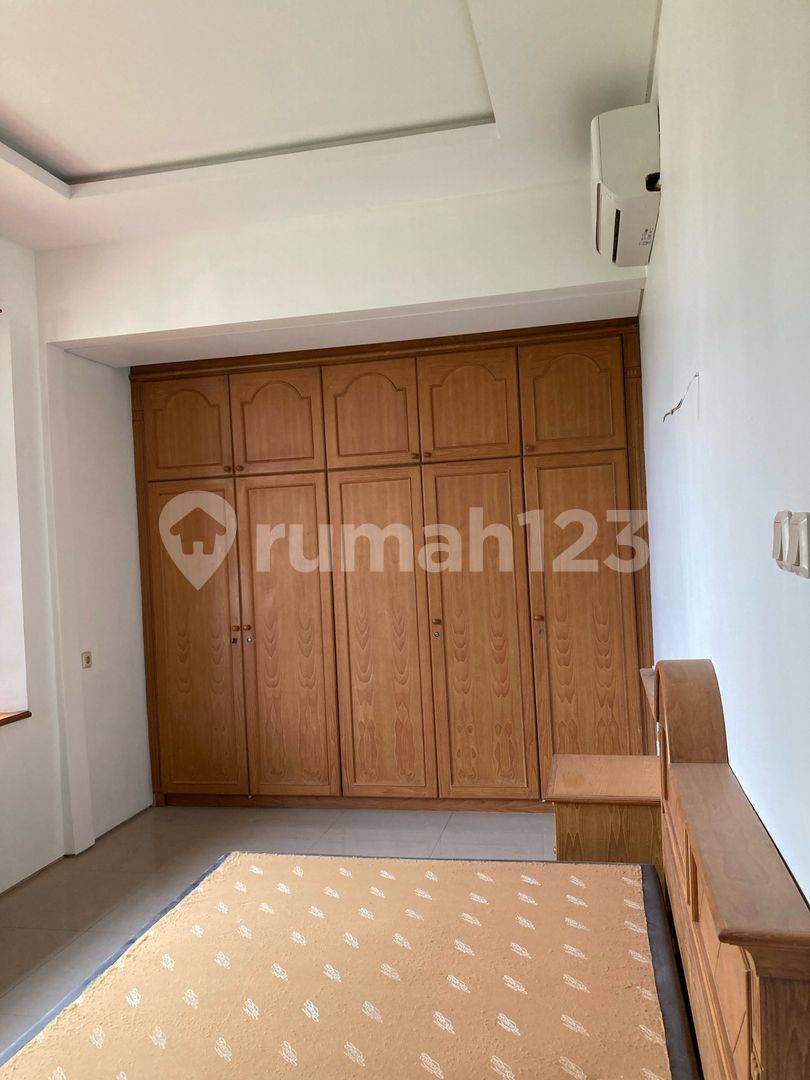 2-Story Corner House in Puri Kencana - Well-Maintained and Comfortable