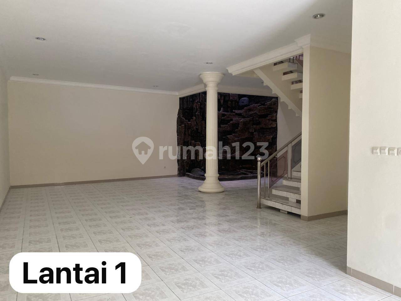 Two-Story Unfurnished House in Tebet Timur Dalam