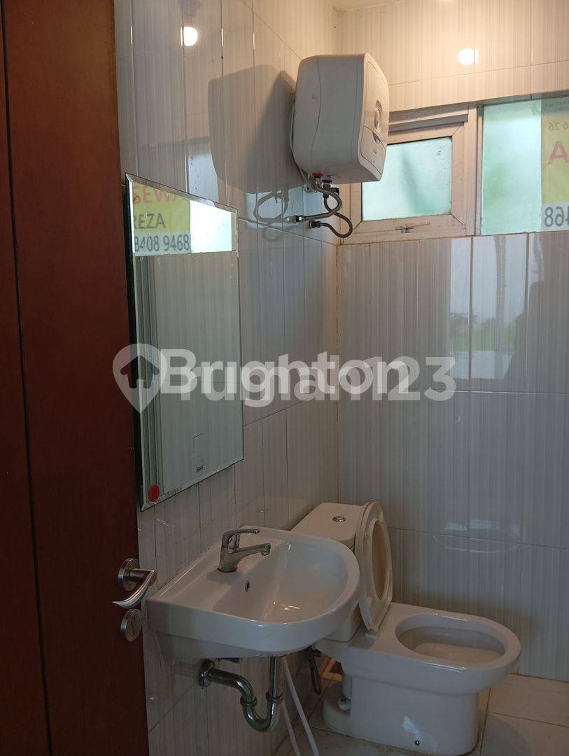 3+1 Bedroom House in Tangerang with Boulevard Location