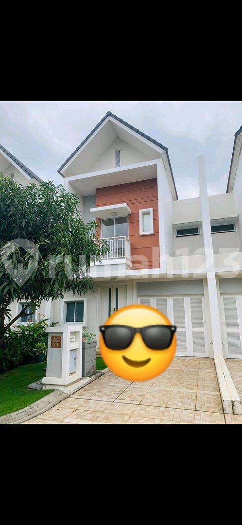 Modern 2-Bedroom Townhouse with Garden and Parking