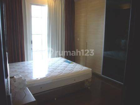 Permata Hijau, Оңтүстік Джакартадағы Bellezza пәтері - 2+1 жаттық бөлмесі толық жиһазданған