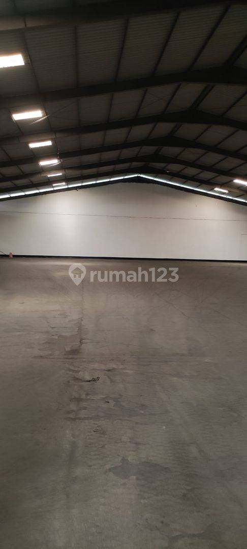 Large Industrial Warehouse in Leuwigajah Cimahi