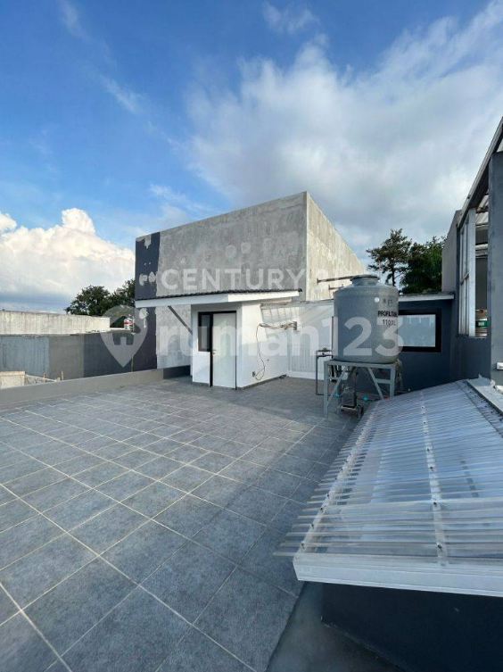 Modern 4-Bedroom House with Garden in Gading Serpong