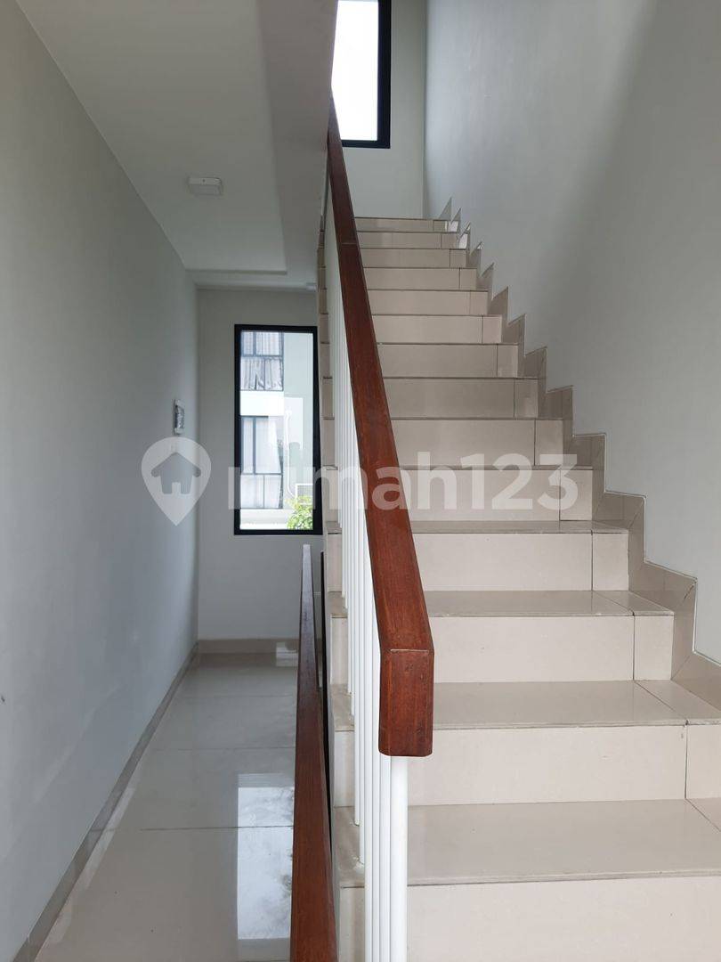 3-Story House in Serenade B7 with 4 Bedrooms