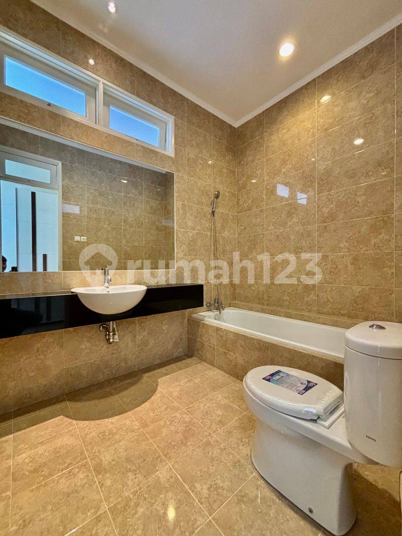 Spacious 4-Bedroom House in Kalibata, South Jakarta
