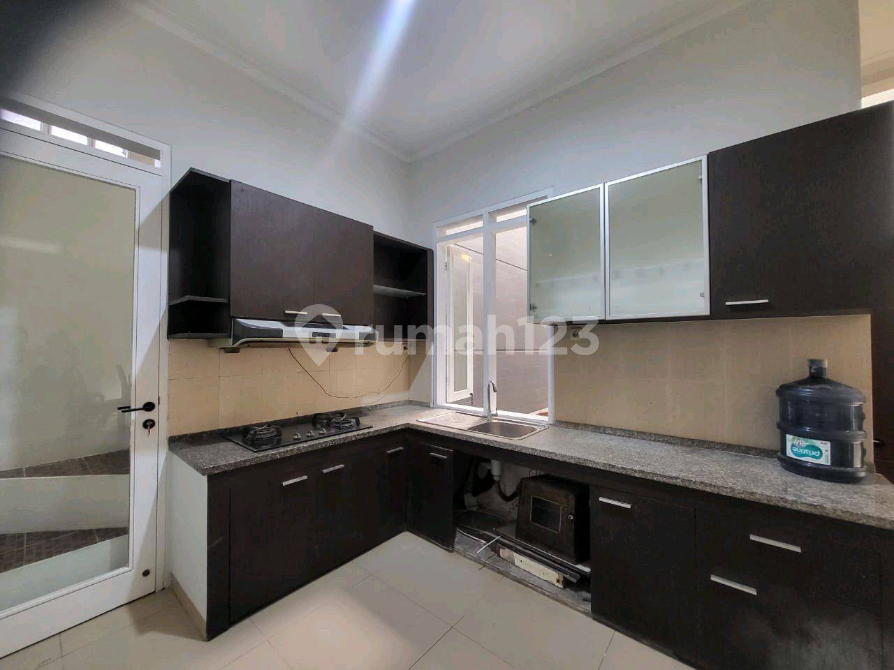 2-Story House in Batununggal, Fully Renovated