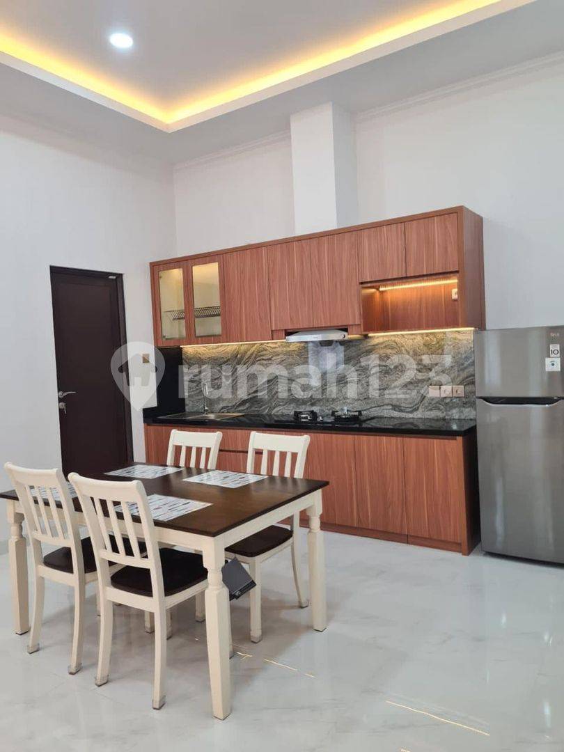 Ground Floor Apartment at Paladian, 3 Bedrooms, Fully Furnished