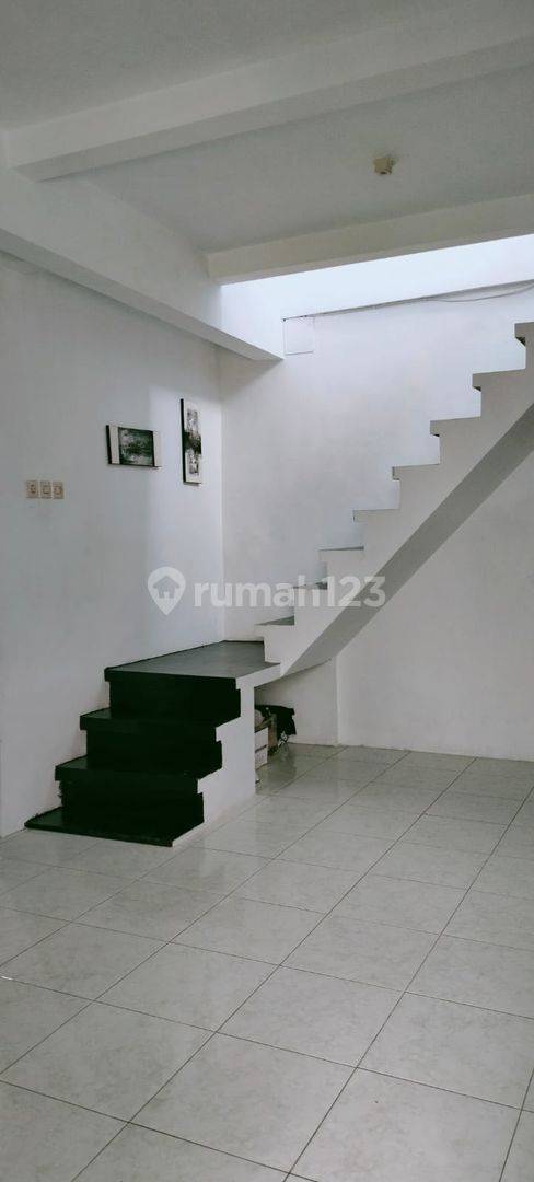 2-Story House with 3 Bedrooms, 120m² Living Space