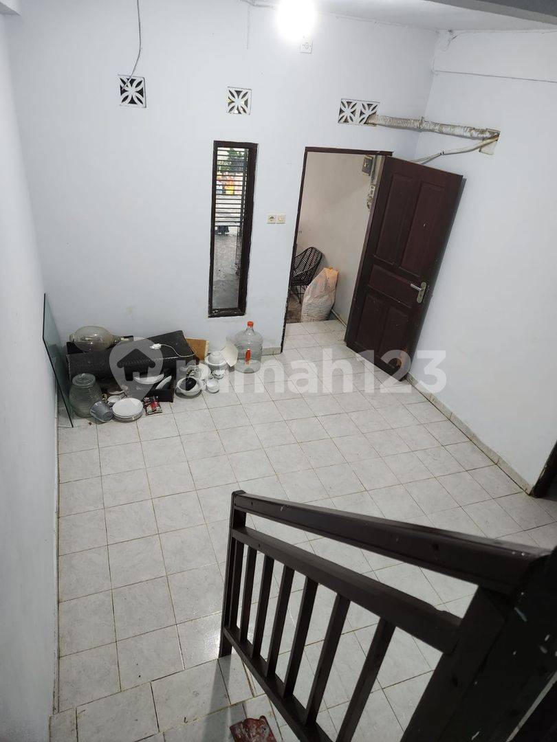 2-Story House with Small Store in Mahendradata, Denpasar - Strategically Located