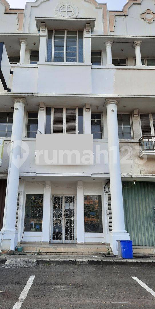 Ruko for Rent in Kelapa Gading - 3-Story Commercial Space