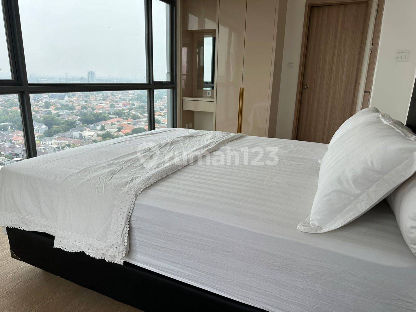 Fully Furnished Pet-Friendly Apartment with Comprehensive Facilities