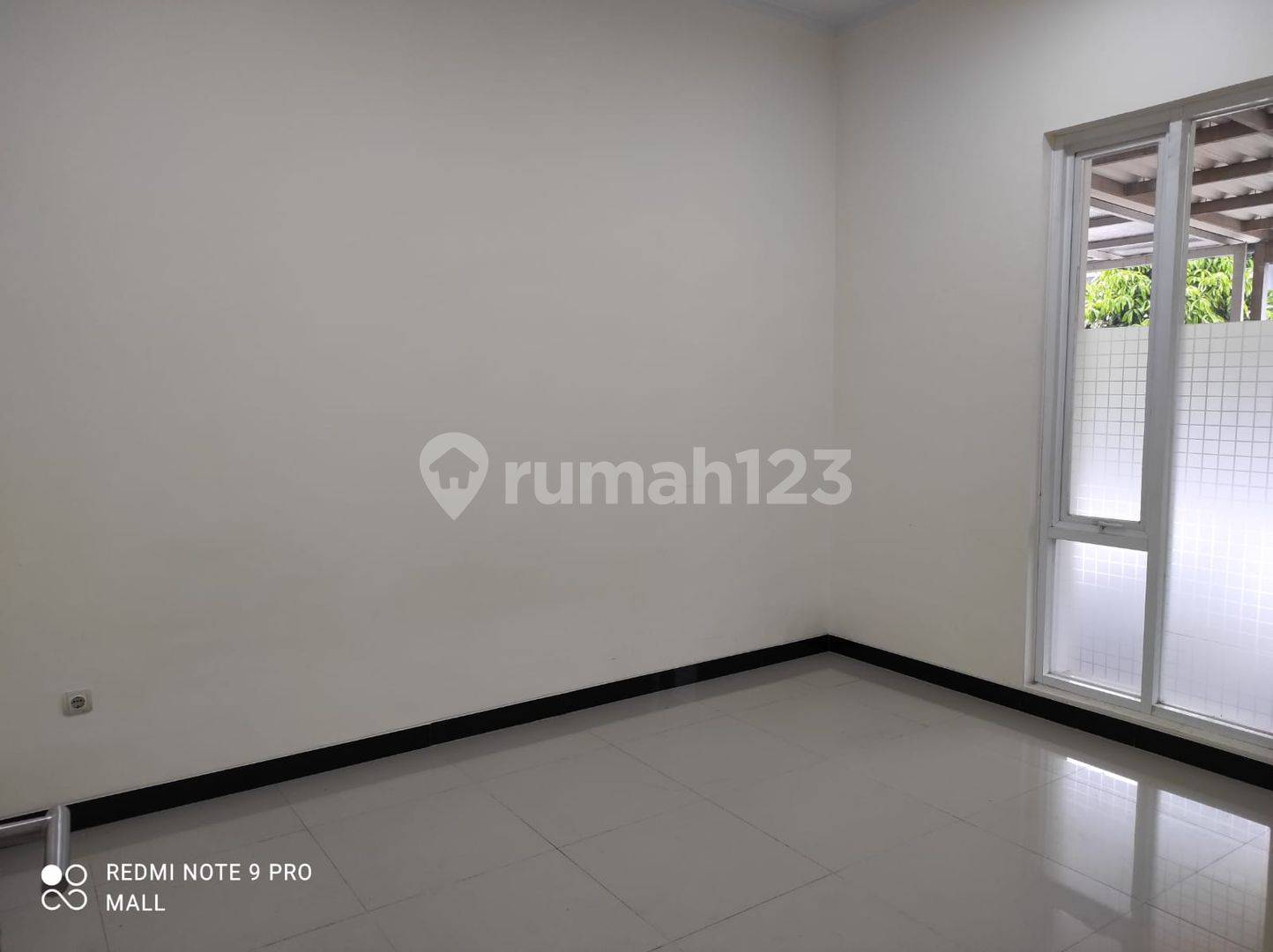 Taman Kopo Indah 5-тегі үй, қорғалған кластер және тәулік бойы қауіпсіздік