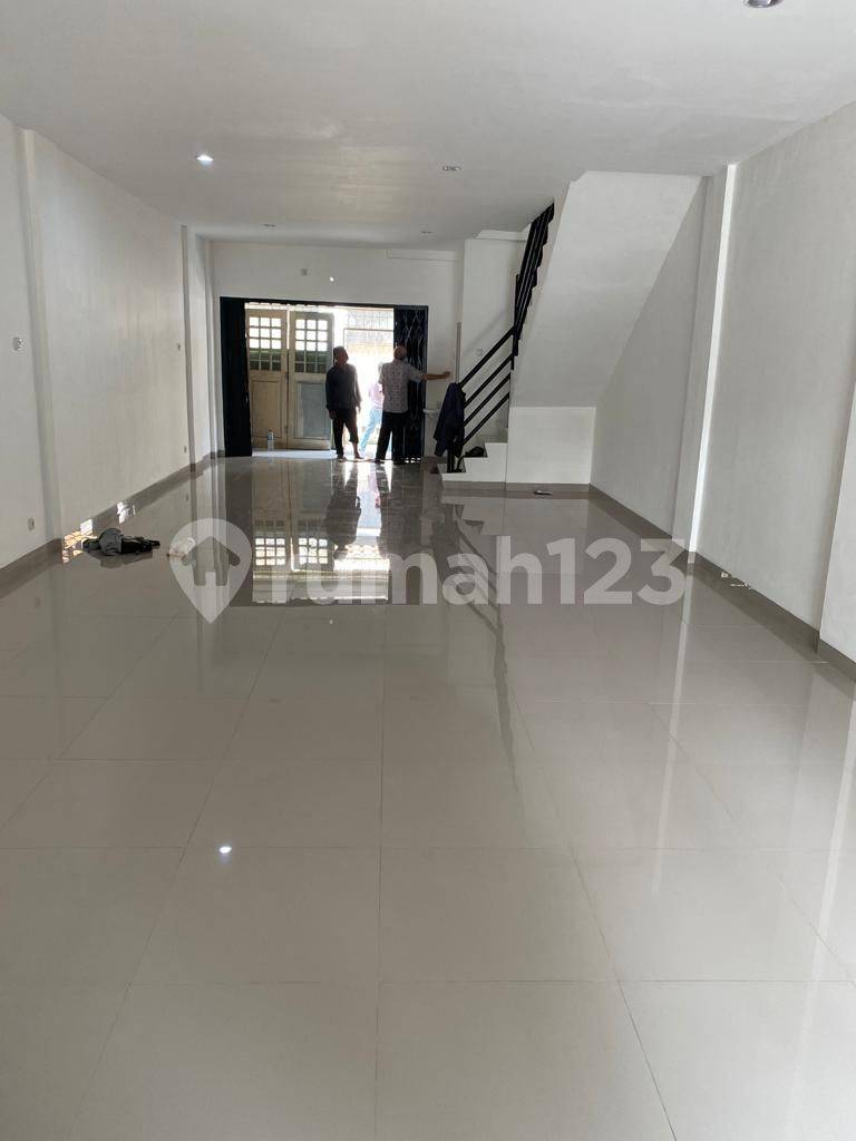 Commercial Property/Shop Near BSD Plaza in Active Area