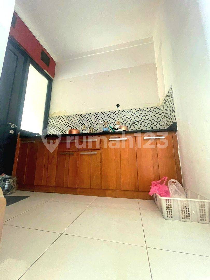 Minimalist 1-Story House in Graha Raya Bintaro with 3 Bedrooms