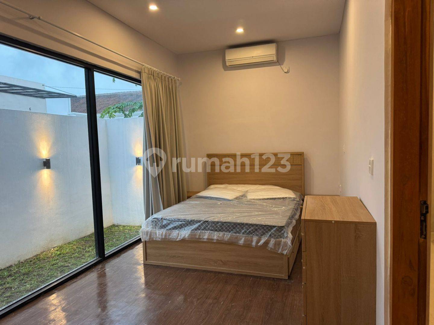 Strategic Villa in Tibubeneng, Badung - High Investment Return
