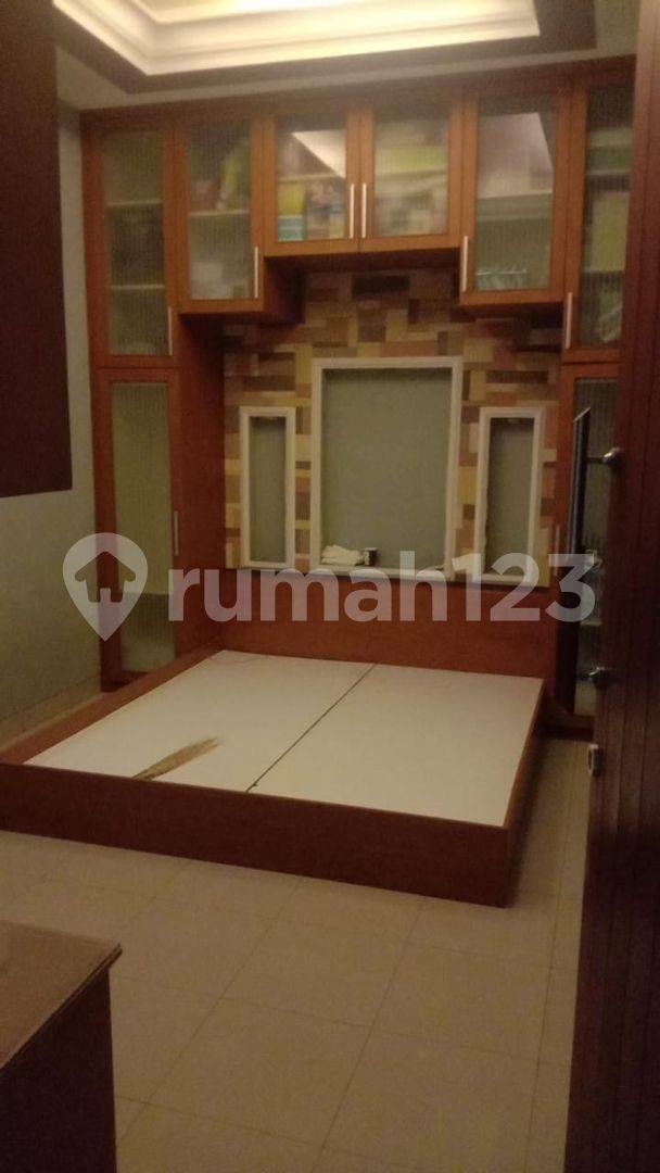 BGM PIK 2-Story House, 120m2, 3 Bedrooms, Semi-Furnished