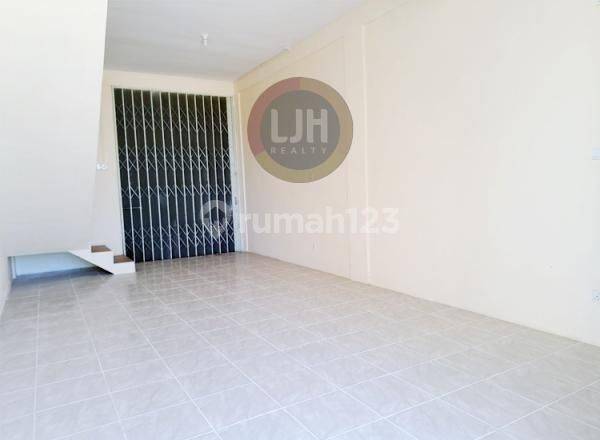 Two-Story Townhouse Near Putra Batam University
