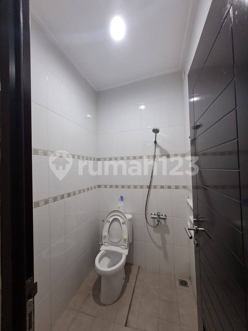 Cluster Arana Harapan Indah Bekasi - Spacious 4+1 Bedroom House